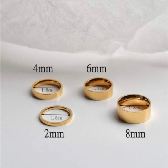 Gold Plated Stainless Steel 4pc Minmalistic Ring Set - Picture 3 of 3